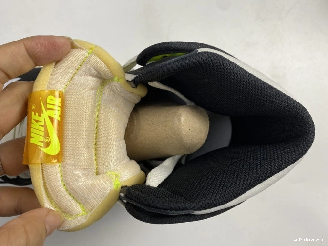 GOLD' HIGH JORDAN 1 'VOLT 555088-118 AIR RETRO OG 1107